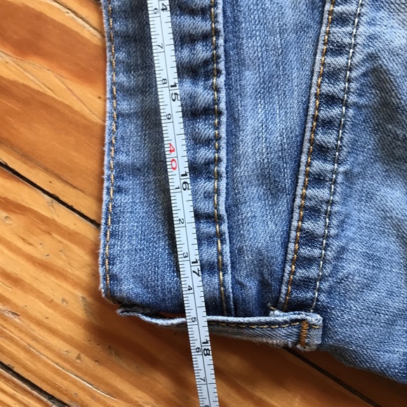 Distressed Levi cutoff Jean shorts 35 waist - Picture 11 of 11